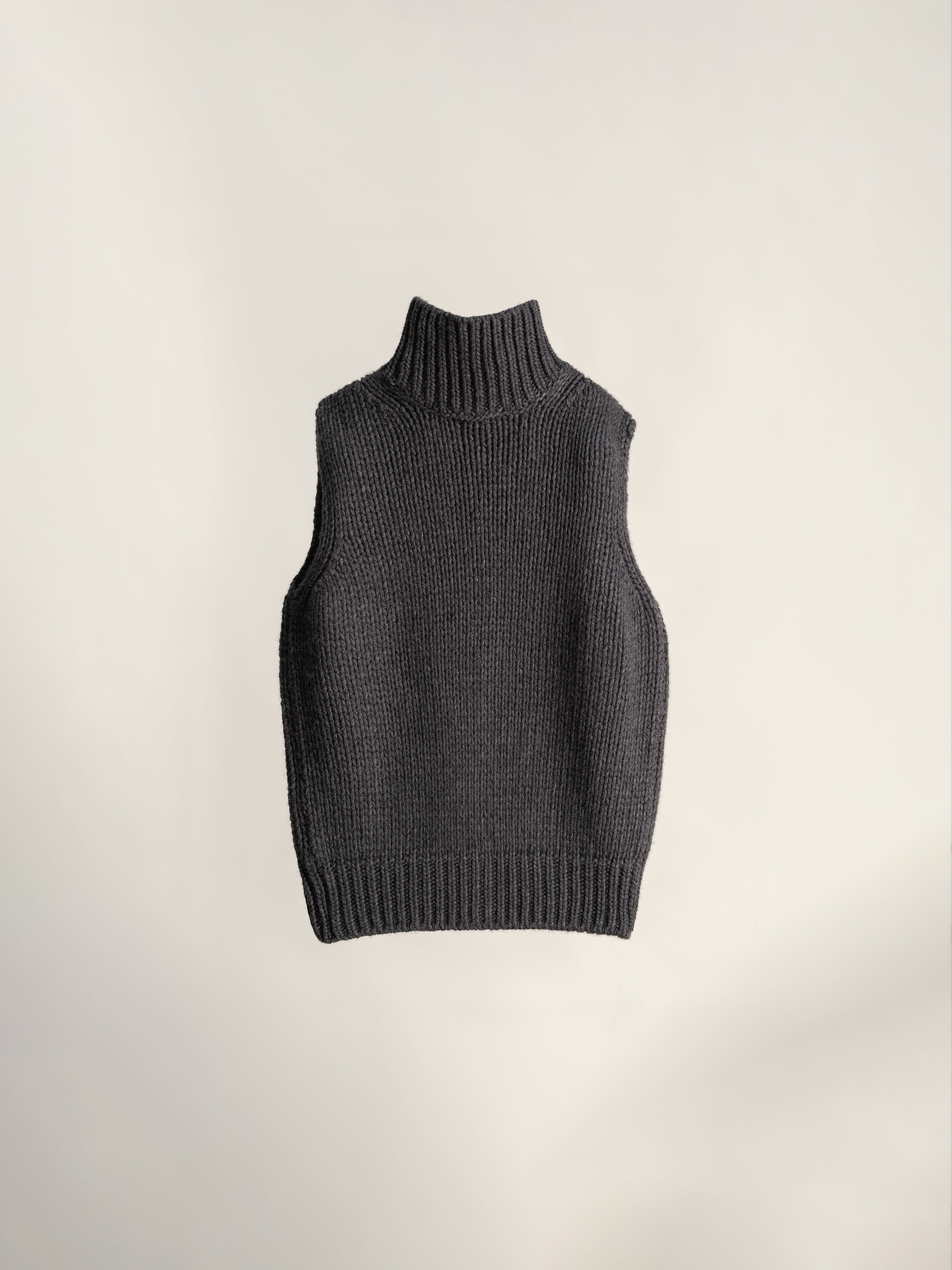 Cashmere Mix Slevelees Top