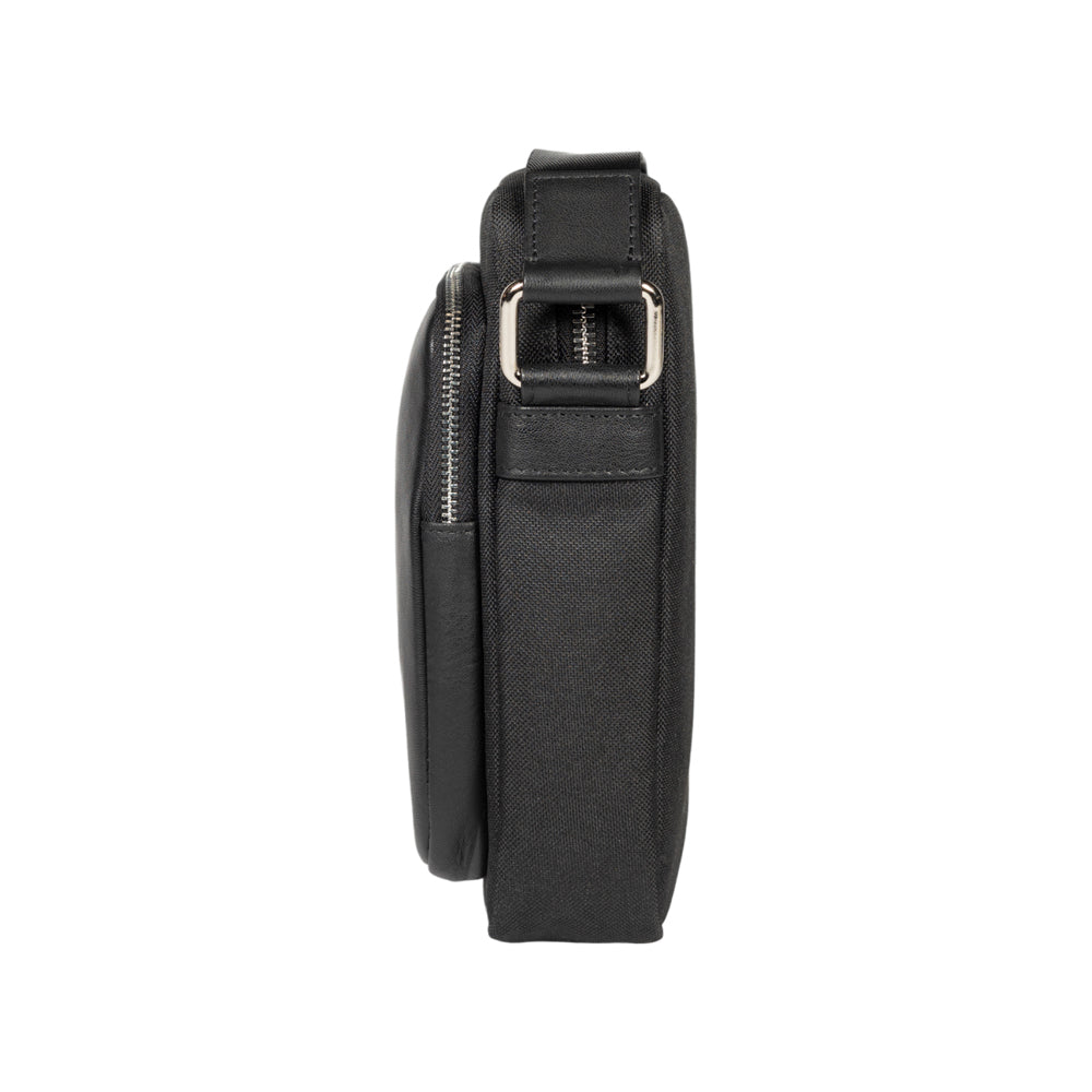 RB2002A | Nylon/Vera Leather Shoulder Bag, with light grain. Zipper closure and adjustable shoulder strap - Black color - Size: 15.5 x 21 x 7 cm. Packaging: Non-Woven Fabric Bag